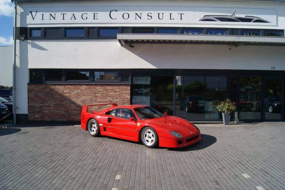 A great visit to Vintage Consult: The Ferrari F40 was here!